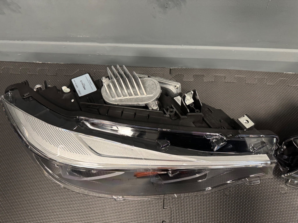 BMW F32 F33 F36 LED Headlights M3 F80 M4 F82 F83 8 Pin Upgrade Pair